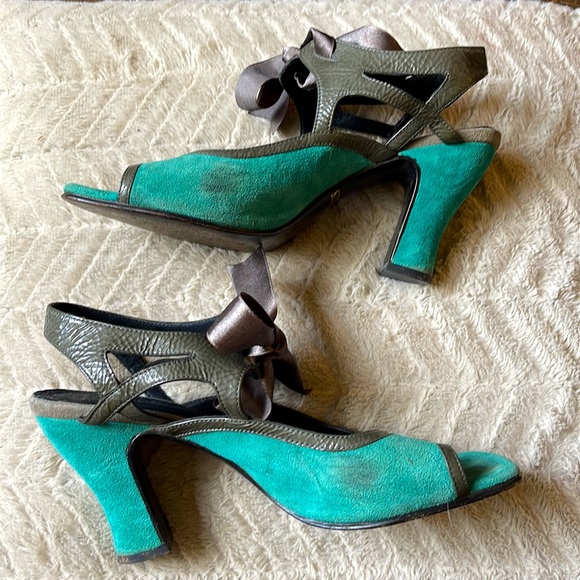 Used John Fluevog Turquoise Suede Miracle Heels - Picture 3 of 6